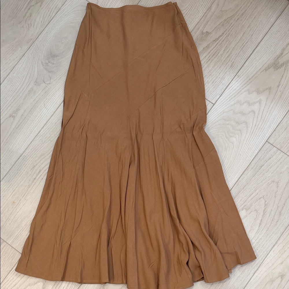 Aakaa Women's Maxi Skirt in Tan